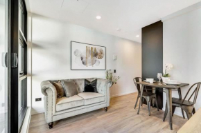 Modern Charming Studio Apt with Pool Gym & Sauna